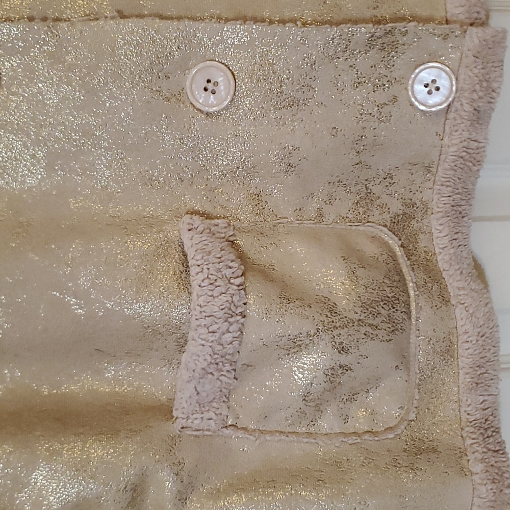 XL Gold Vest - Picture 3 of 8